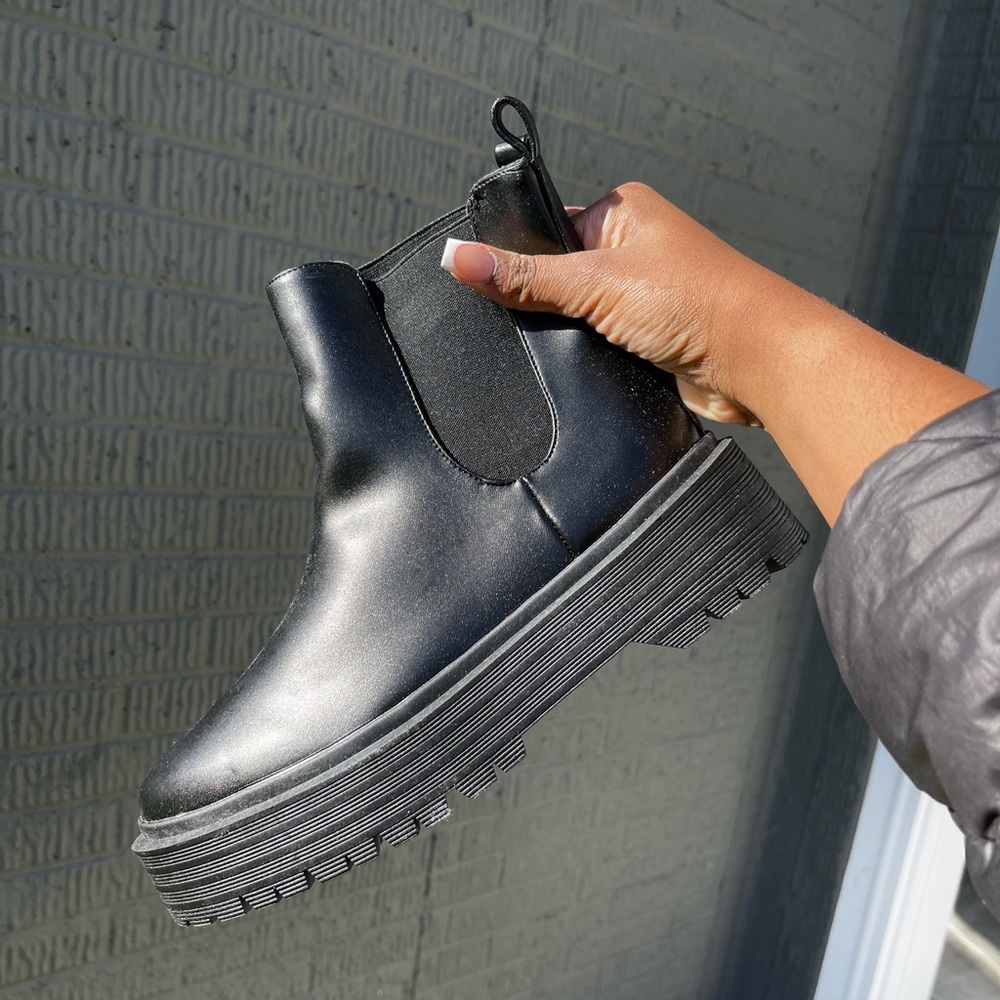 Public Desire Chunky Chelsea Boots | Black